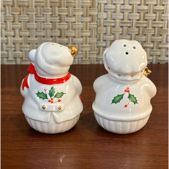 🎄🌟HP🌟VTG Lenox Holiday Bears Salt & Pepper Shakers Porcelain Hand Painted - Picture 9 of 12